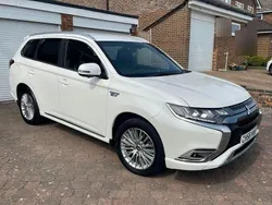 White Used 2018 Mitsubishi Outlander P-HEV SUV | £10,988 (Fair price)