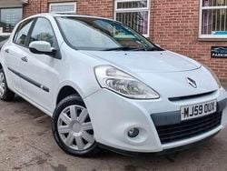 White Used 2009 Renault Clio II Expression Hatchback | £1,495 (Fair price)