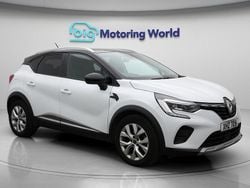 White/black Used 2020 Renault Captur Iconic SUV | £11,500 (Fair price)