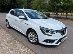 White Used 2016 Renault Mégane III Dynamique Hatchback | £4,650 (Fair price)