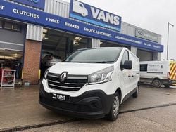 Glacier white Used 2021 Renault Trafic Business Van | £12,373 (Good price)