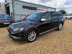 Black Used 2016 VW Golf VII Estate | £10,490 (Fair price)