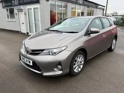 Used 2015 Toyota Auris | £6,495 (Good price)