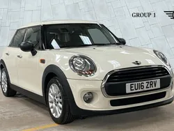 Pepper white Used 2016 Mini ONE Hatch Hatchback | £9,995 (Fair price)