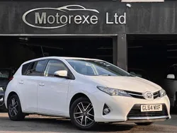 White Used 2014 Toyota Auris Multidrive S Hatchback | £8,750 (Fair price)