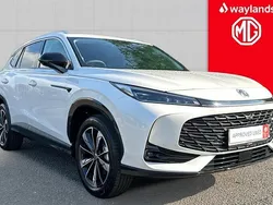 White Used 2024 MG HS SE SUV | £21,229
