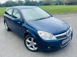 Blue Used 2009 Vauxhall Astra Design Edition Hatchback | £2,390 (Fair price)