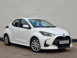 White Used 2023 Toyota Yaris Hybrid Hatchback | £18,198 (Fair price)
