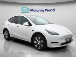 White Used 2022 Tesla Model Y Long Range AWD SUV | £24,000 (Fair price)