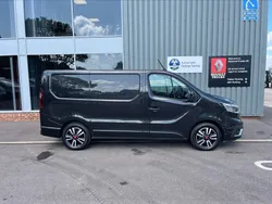 Black Used 2023 Renault Trafic Van | £19,450 (Fair price)