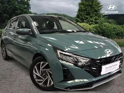 Green New 2025 Hyundai i20 Advanced Hatchback | £17,499 (Fair price)