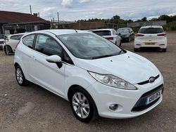 White Used 2011 Ford Fiesta Zetec Hatchback | £2,600 (Fair price)