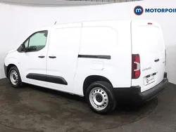 White New 2025 Citroën Berlingo MPV | £17,549 (Fair price)