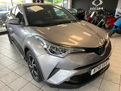 Metal stream silver metallic Used 2018 Toyota C-HR Design SUV | £15,490 (Fair price)