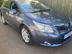 Blue Used 2010 Toyota Avensis Estate | £3,695 (Fair price)