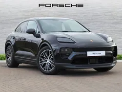 Black Used 2024 Porsche Macan SUV | £70,850 (Good price)