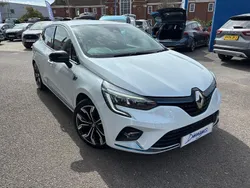 White Used 2021 Renault Clio V Hatchback | £13,500 (Fair price)
