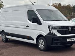 Solid mineral white New 2025 Renault Master Van | £24,990 (Fair price)