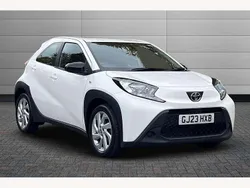 Pure white Used 2023 Toyota Aygo PURE Hatchback | £11,495 (Fair price)