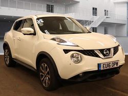 White Used 2016 Nissan Juke Tekna SUV | £5,350 (Fair price)