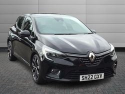 Diamond black Used 2022 Renault Clio V SE Hatchback | £12,695 (Fair price)