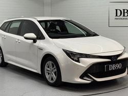 White Used 2020 Toyota Corolla Estate | £17,395 (Good price)