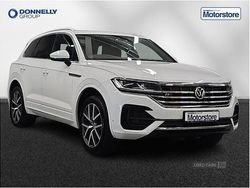 White Used 2019 VW Touareg R-line SUV | £25,895 (Fair price)