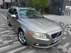 Gold Used 2008 Volvo V70 SE Lux Estate | £1,999 (Fair price)