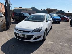 White Used 2015 Vauxhall Astra Excite Hatchback | £4,499 (Fair price)