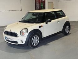 White Used 2010 Mini ONE Hatch Hatchback | £1,995 (Super price)