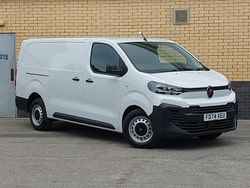 White New 2024 Citroën Dispatch MPV | £19,298 (Fair price)