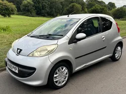Silver Used 2005 Peugeot 107 Hatchback | £2,395 (Good price)