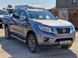 Grey Used 2019 Nissan Navara Tekna Pickup | £16,799 (Fair price)
