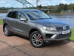 Grey Used 2015 VW Touareg SE SUV | £14,999 (Fair price)