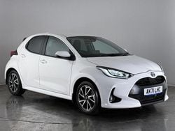 White Used 2022 Toyota Yaris Hybrid Design Hatchback | £17,150 (Good price)