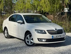 White Used 2013 Skoda Octavia SE Hatchback | £5,495 (Fair price)