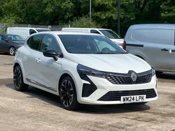 Glacier white Used 2024 Renault Clio V Techno Hatchback | £15,246 (Fair price)