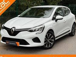 White Used 2021 Renault Clio V Iconic Hatchback | £10,790 (Good price)