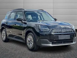 Midnight black ii Used 2024 Mini Countryman Classic SUV | £32,150 (Fair price)