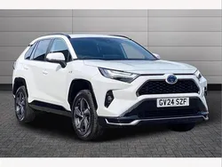 Pure white Used 2024 Toyota RAV4 Hybrid Design SUV | £35,595 (Fair price)