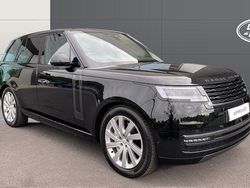 Used 2025 Land Rover Range Rover SE SUV | £87,894 (Fair price)