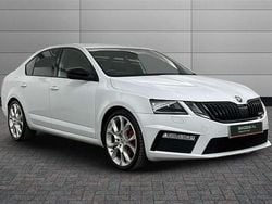 Moon white metallic Used 2018 Skoda Octavia vRS Hatchback | £17,450 (Fair price)