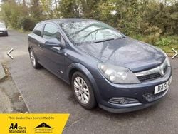 Blue Used 2011 Vauxhall Astra SRi Hatchback | £3,490 (Fair price)
