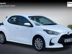 White Used 2022 Toyota Yaris Hybrid Hatchback | £16,466 (Fair price)