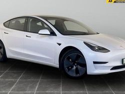 White Used 2021 Tesla Model 3 Standard Range Sedan | £16,995 (Fair price)