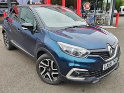 Blue/black Used 2018 Renault Captur Iconic SUV | £8,495 (Fair price)