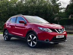 Red Used 2016 Nissan Qashqai N-Connecta SUV | £8,495 (Good price)