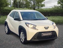 White New 2025 Toyota Aygo X PURE SUV | £15,495