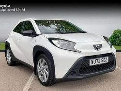 White Used 2022 Toyota Aygo X PURE SUV | £11,540