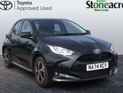 Black Used 2024 Toyota Yaris Hybrid Design Hatchback | £19,500 (Fair price)